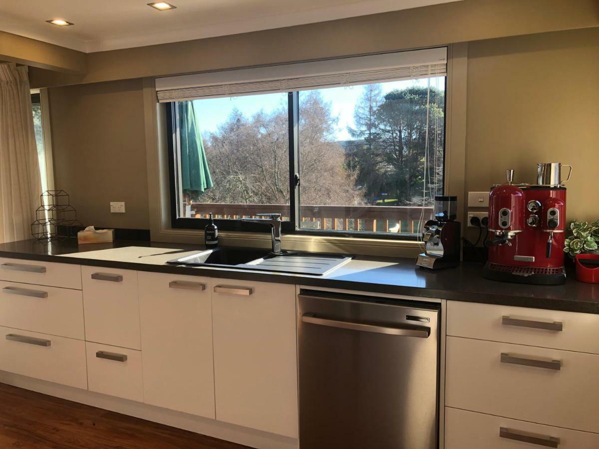 Kinloch Lakeview Lodge - Taupo Екстер'єр фото